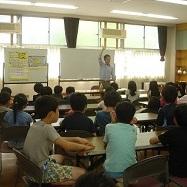 小学校の放課後キッズクラブで漢検対策講座を開講。