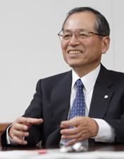 内田 恒二 氏