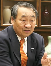 梅原 誠 氏