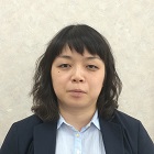 日出山　亜希子　先生